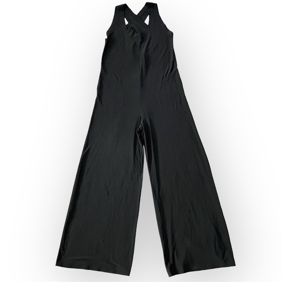 Norma Kamali Cross back Cropped Jumpsuit in Black size M - Picture 5 of 16